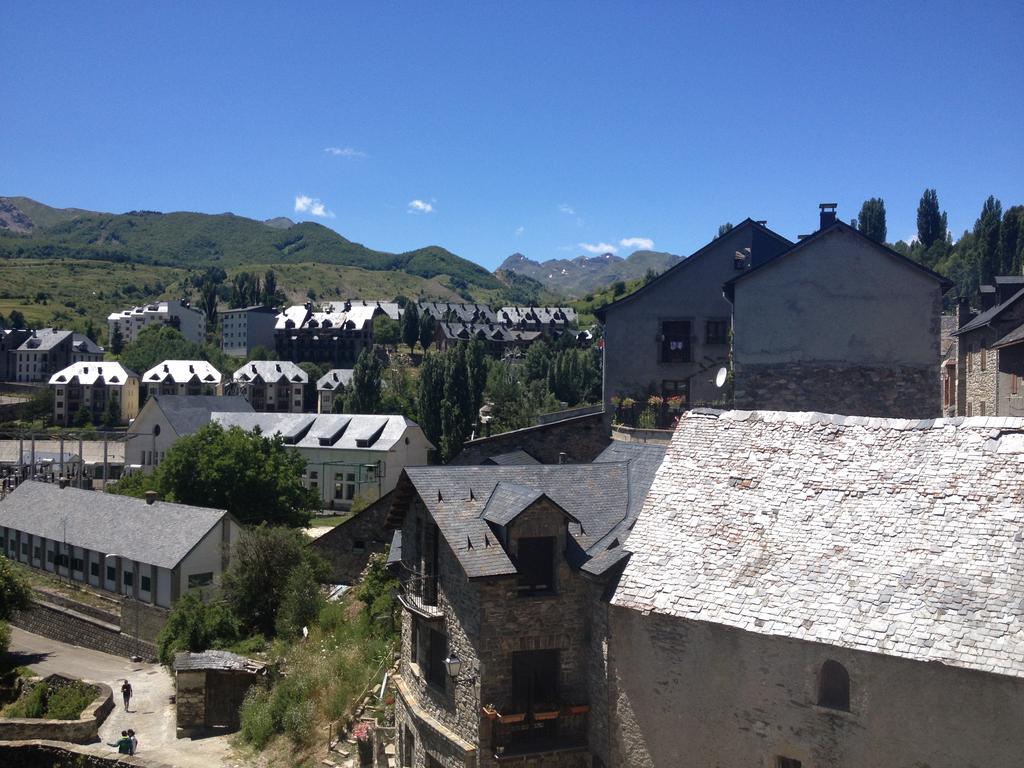 Hostal Centro Sallent De Gallego Luaran gambar