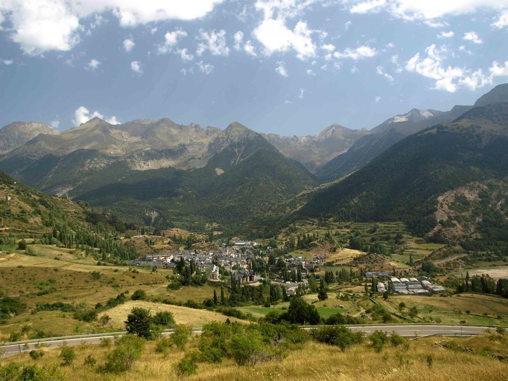Hostal Centro Sallent De Gallego Luaran gambar