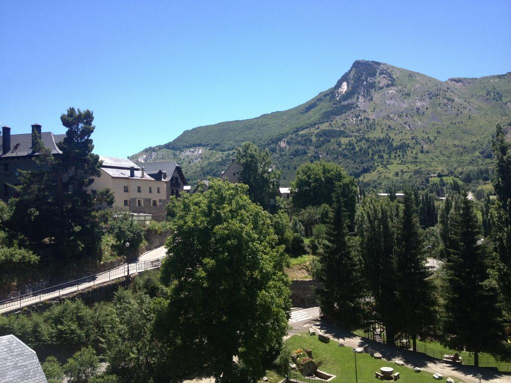 Hostal Centro Sallent De Gallego Luaran gambar